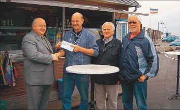Spendenübergabe für Krebshilfe (2007)