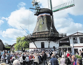 Maikonzert an der Engelmühle auf Nordstrand
